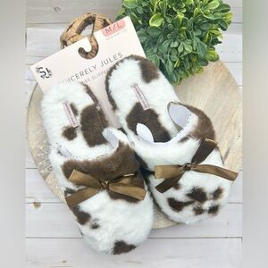 Sincerely Jules Cow Print Faux Fur Slippers with Bow in Brown and White Size M/L